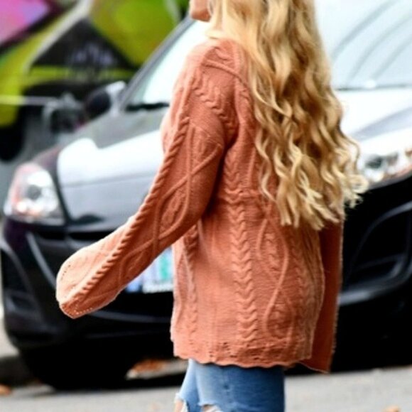 GRACE Cable Knit Sweater - Picture 4 of 6